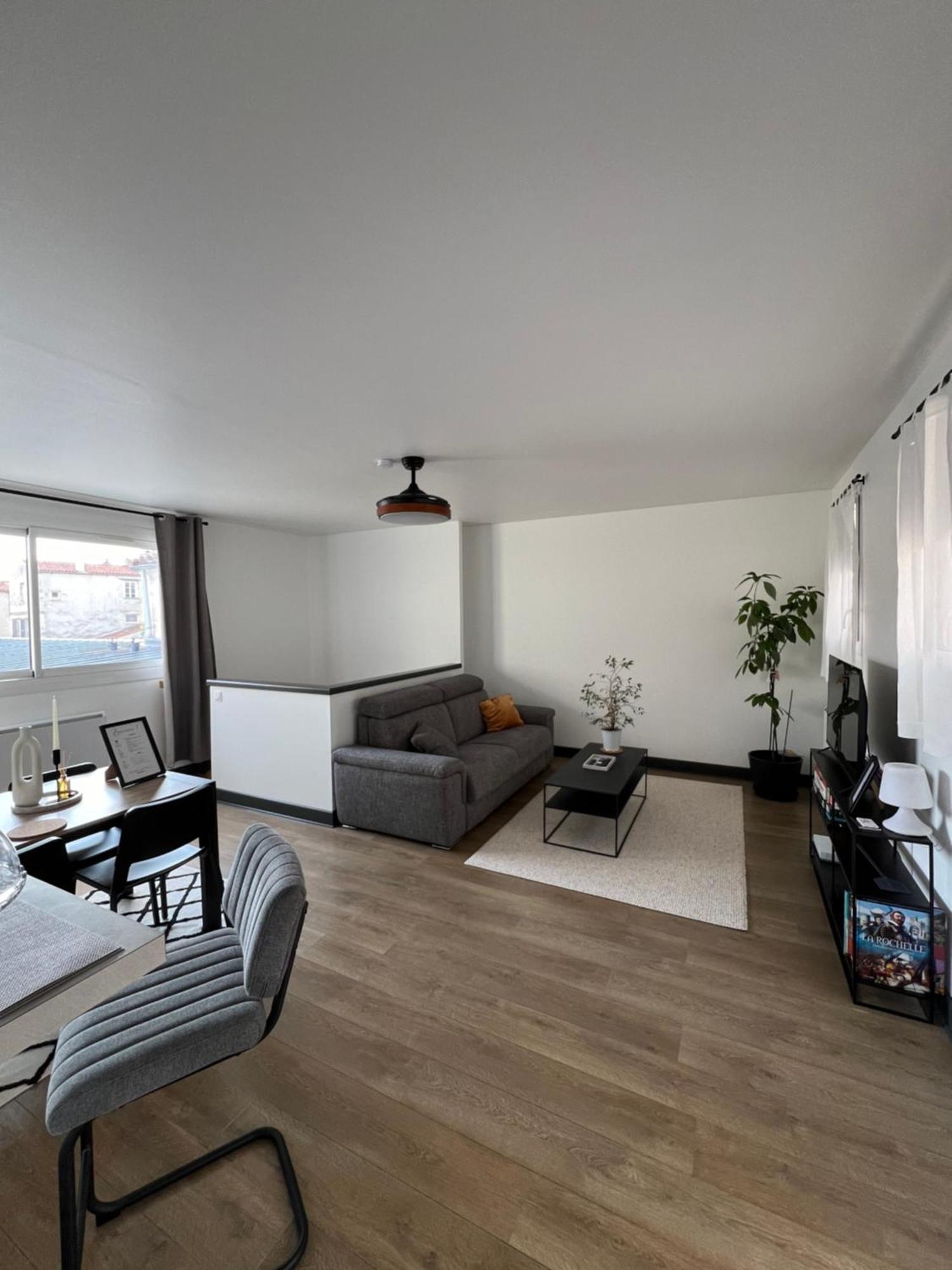 Appartamento Hyper Centre A 80M Du Vieux Marche, T2 Calme Vue Sur Les Toits Rue Du Minage La Rochelle  Esterno foto